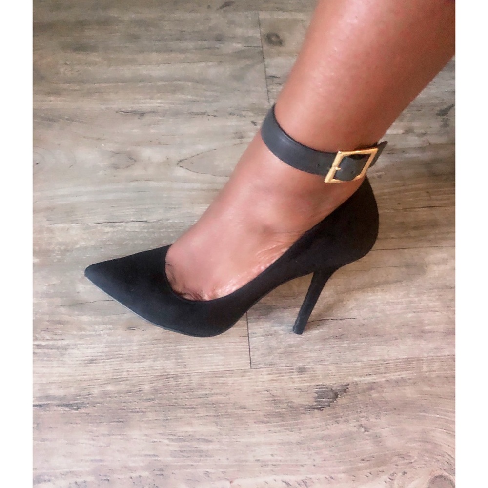 Steve Madden sexy pumps with ankle strap! Size: 8
